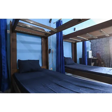 Bunk Bed Bali Near Sanur Mitra Reddoorz Hotel