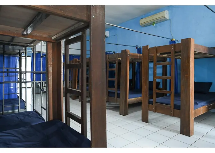 Bunk Bed Bali Near Sanur Mitra Reddoorz