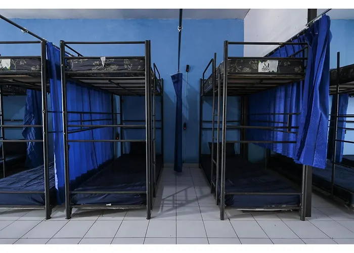 Hotel Bunk Bed Bali Near Sanur Mitra Reddoorz Pesanggaran
